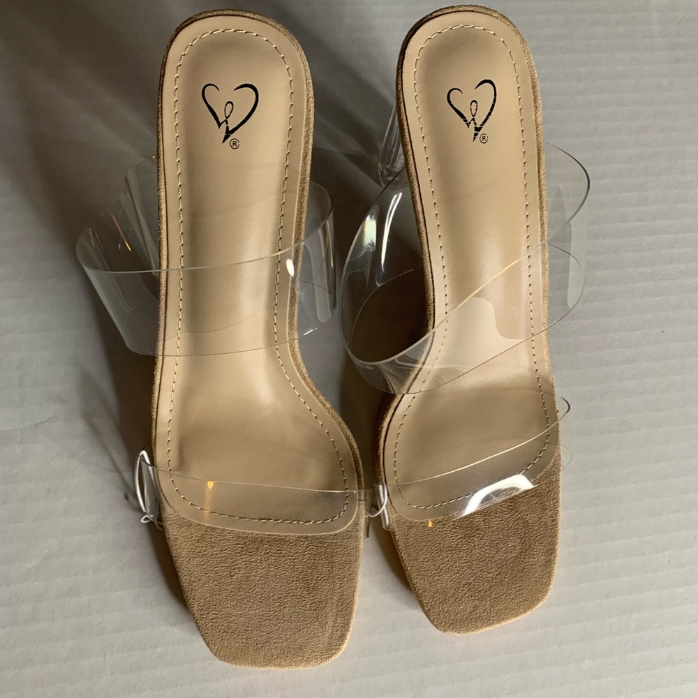 Heels - Picture 2 of 7